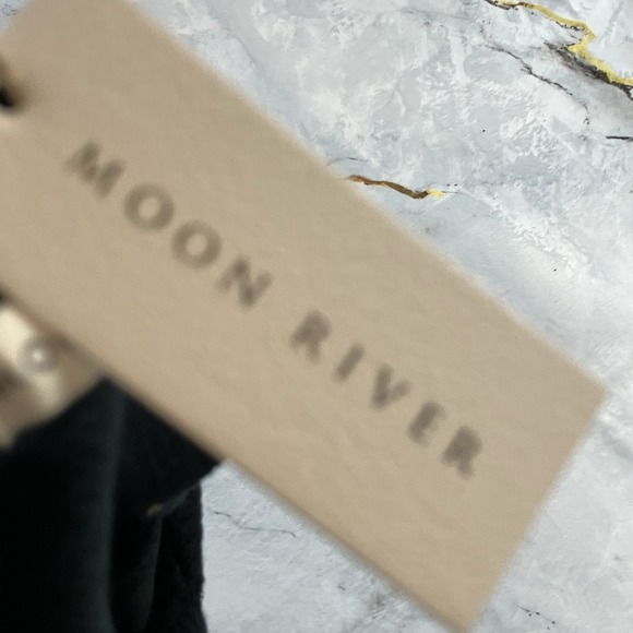 Moon River Sweater Womens Size Large Black‎ Long Sleeve Off The Shoulder - Picture 6 of 10